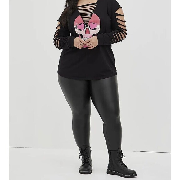 SOLD - Torrid Tee Sz 2 2X 18 20 Love Skull Black Slash Long Sleeve Black Pink - Picture 5 of 9